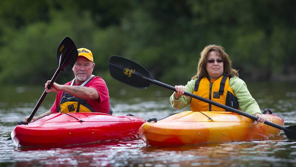 4214d9319a6cceffc78fd6008c9fd7e3_MuskegonSP-man-woman-kayaking
