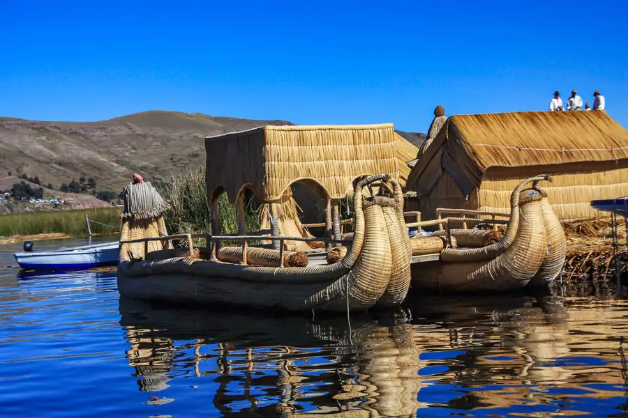 floating house peru